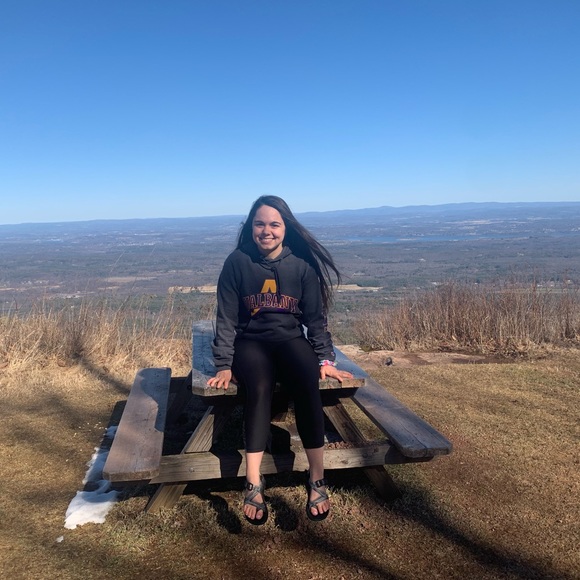 MEET YOUR POSHER ❤️❤️❤️ - Picture 2 of 2